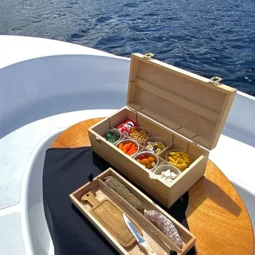 Breizh eboats lac de guerledan location de bateau electrique mallette apero Breizh eboats lac de guerledan location de bateau electrique mallette apero